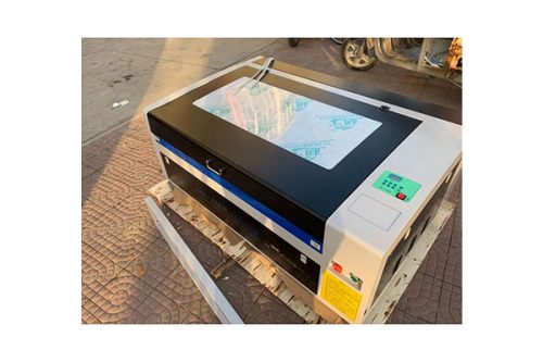 Mali prenosivi CO2 laser za rezanje, graviranje na drvetu i akrilu